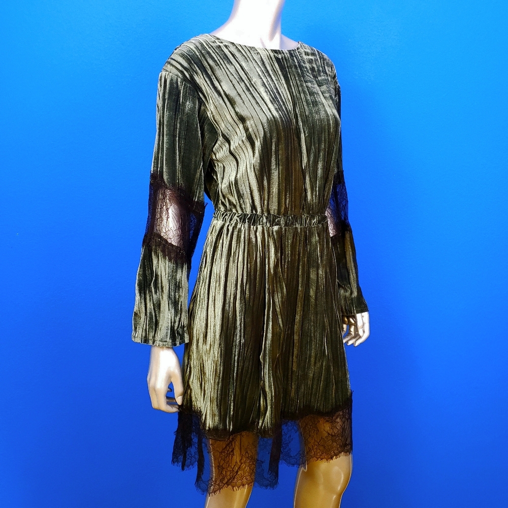 🆕️🌿🍀 ASOS Crushed Velvet & Lace Mini Dress // (NWT)